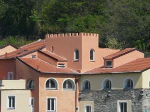 Properties for sale in Italy, on the Italian Rivieras, in the Italian Lakes and Tuscany.